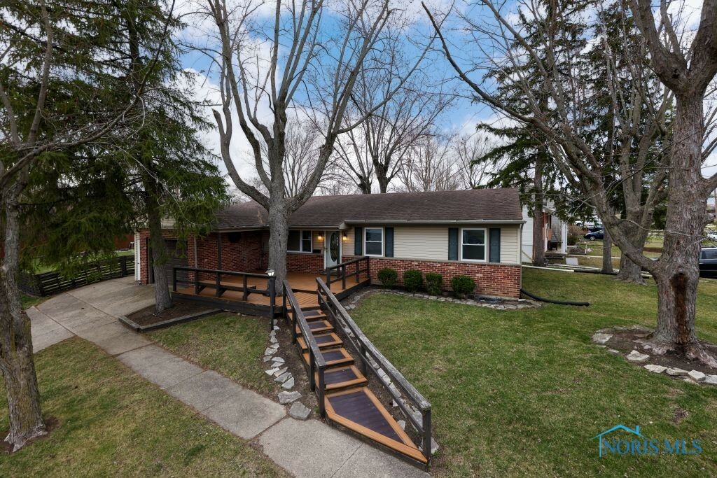 Property Photo: 536 Edinborough Drive OH 45840