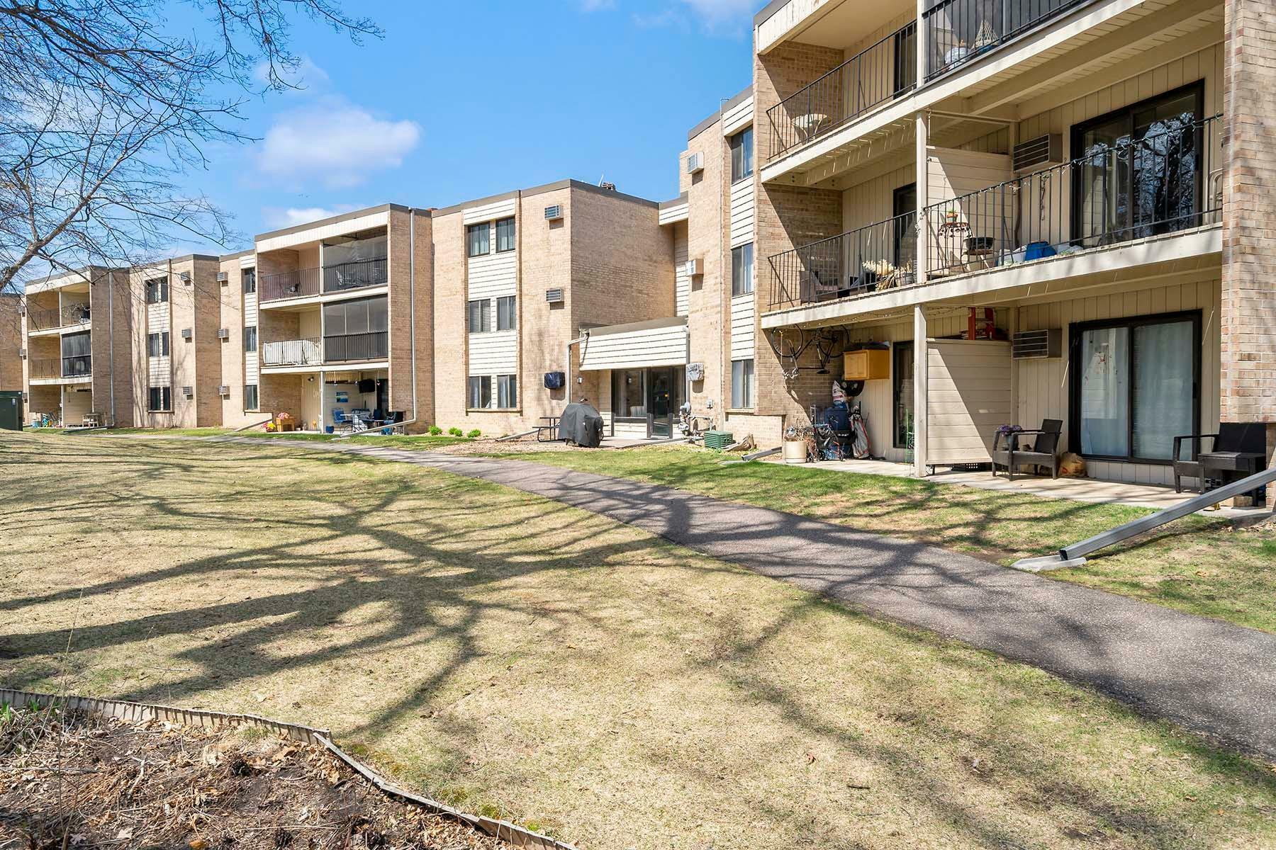 Property Photo: 5607 Green Circle Drive 310 MN 55343