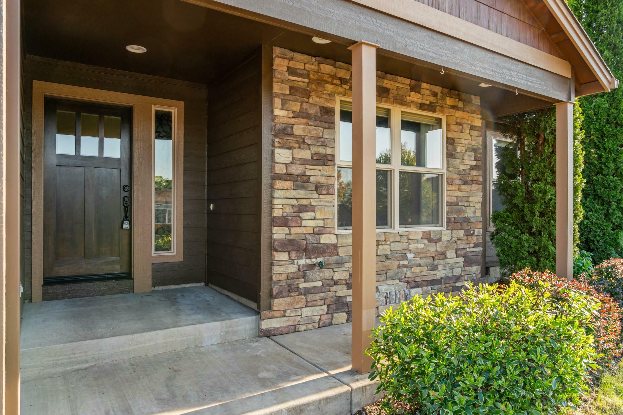 Property Photo: 530 St Augustine Drive OR 97504