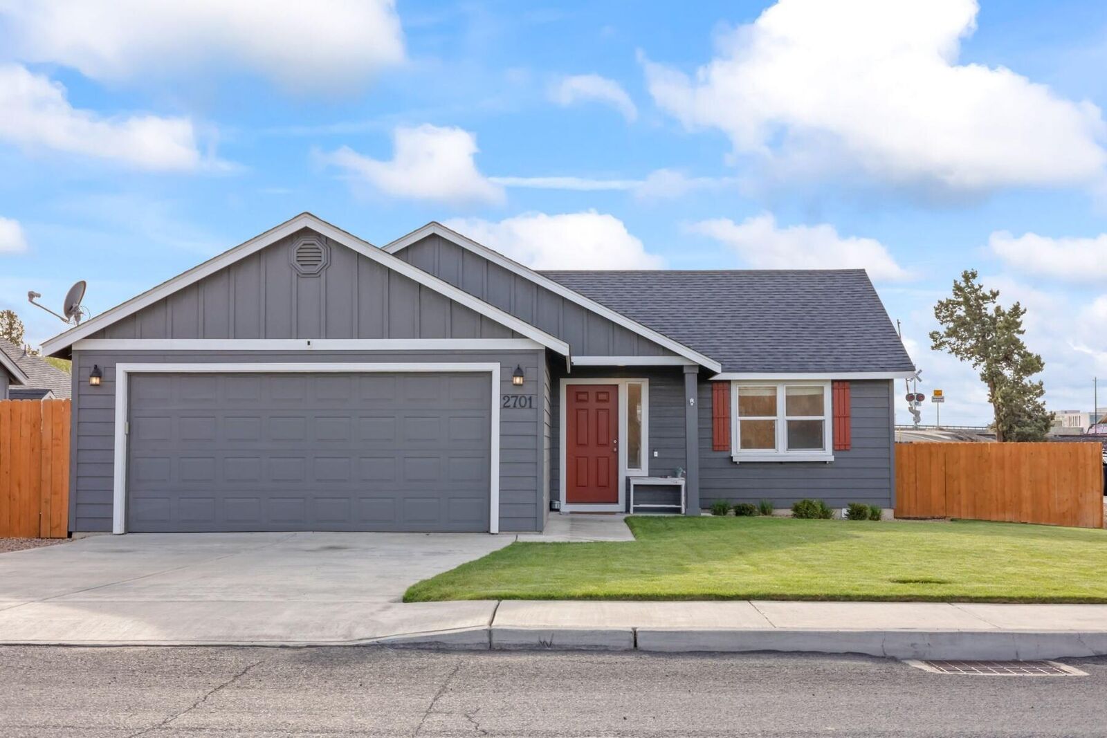 Property Photo: 2701 NE 5th Street OR 97756