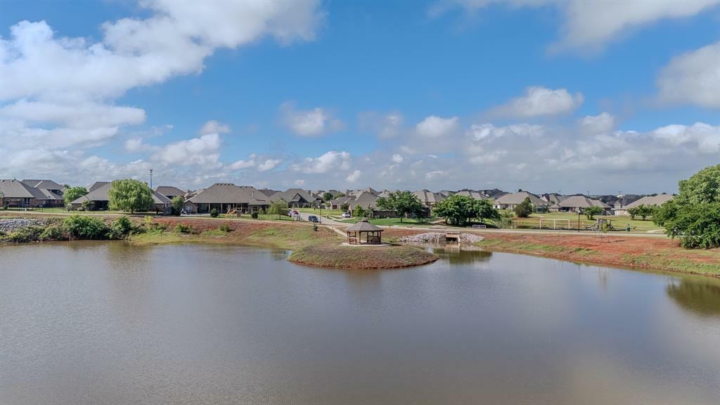 Property Photo: 14424 Caledonia Way OK 73142