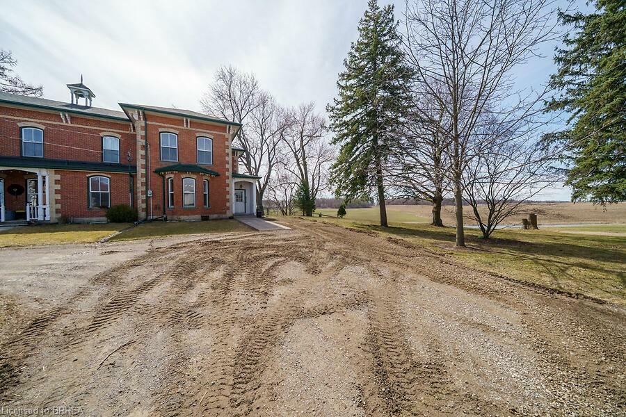Property Photo: 400 Field Road ON L0R 1R0