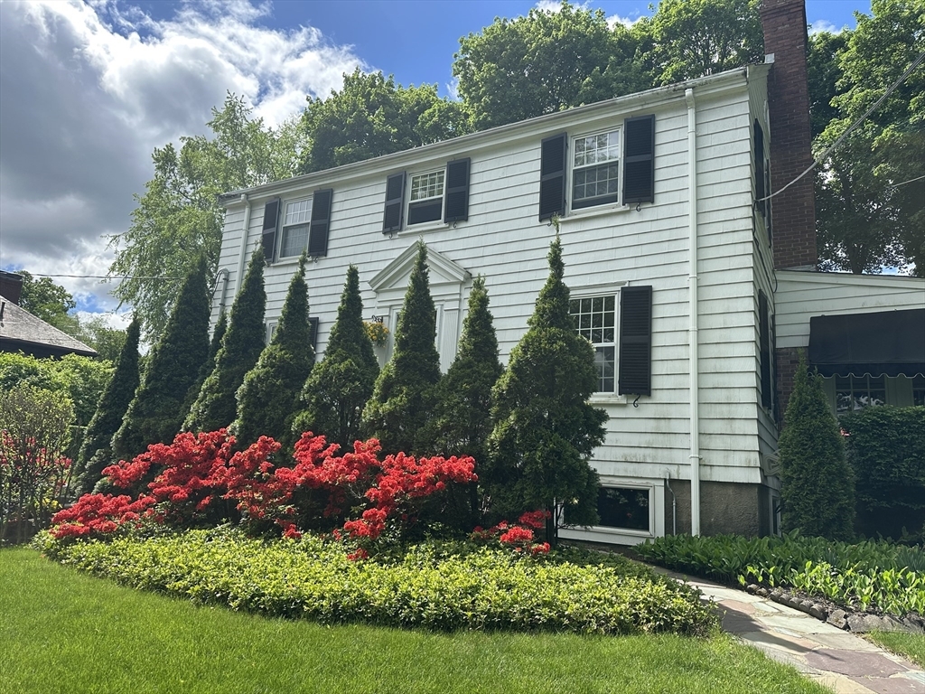 218 Reservoir Rd  Brookline MA 02467 photo