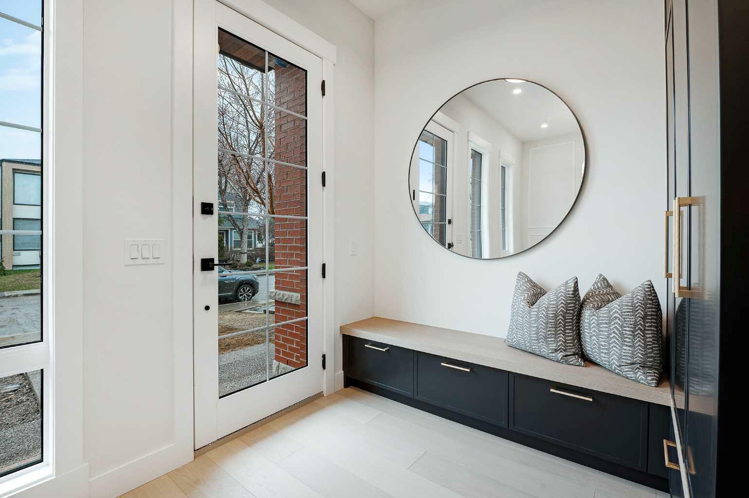 Property Photo:  1805 Broadview Road NW  AB T2N 3H6 