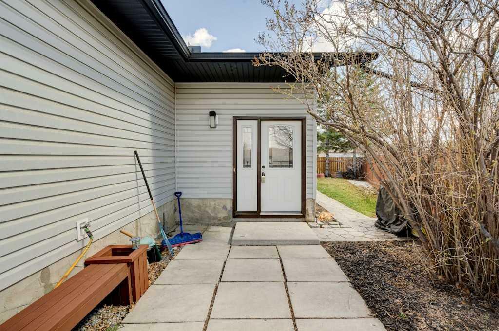 Photo de la propriété: 27 Rundlelawn Court NE AB T1Y 3H3