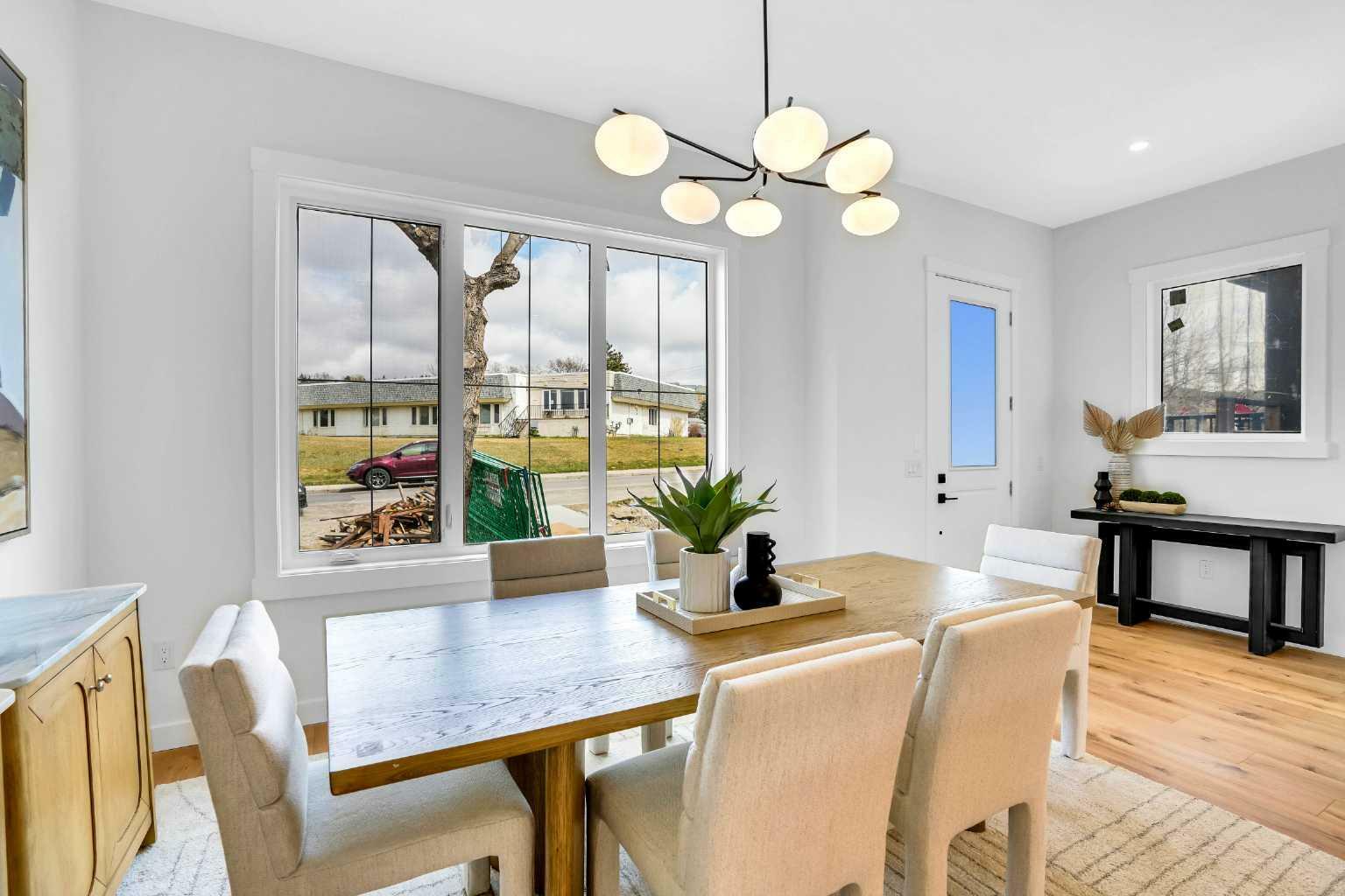 Photo de la propriété: 4709 19 Avenue NW AB T2B 0S5