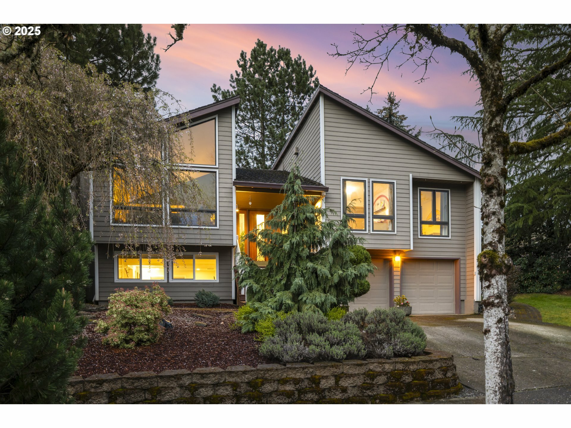 Property Photo: 9600 SW New Forest Dr OR 97008