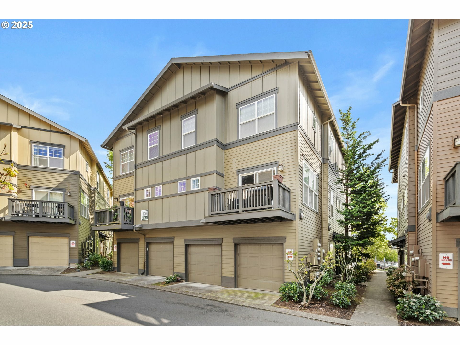 Property Photo: 1170 SW 170th Ave 201 OR 97003