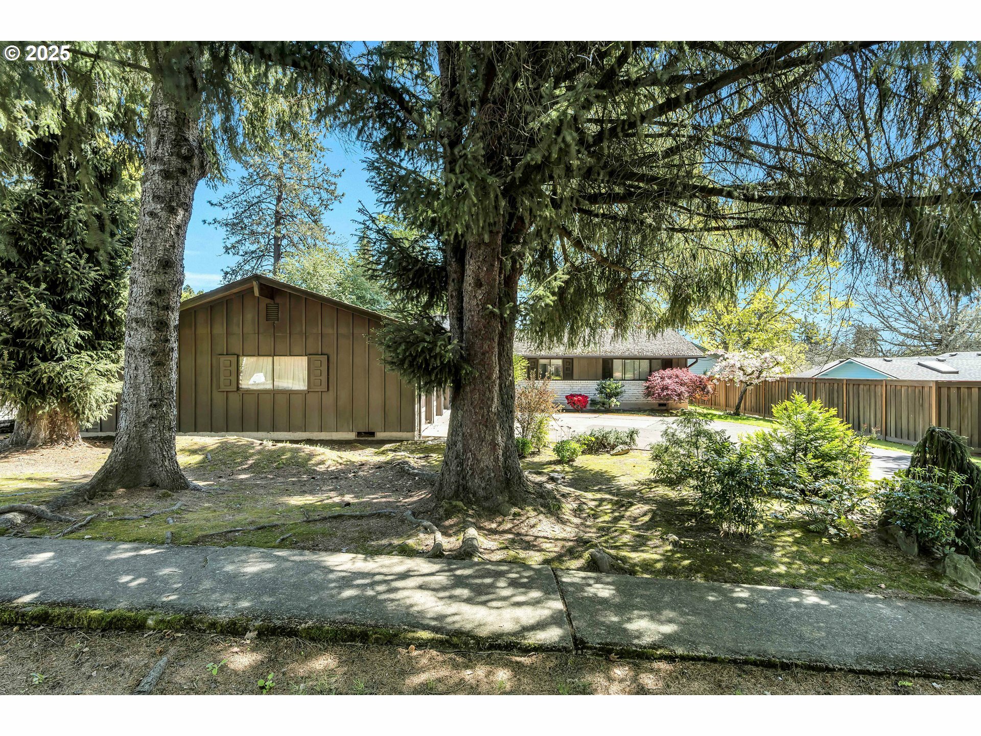 Property Photo: 6490 SW Spruce Ave OR 97005