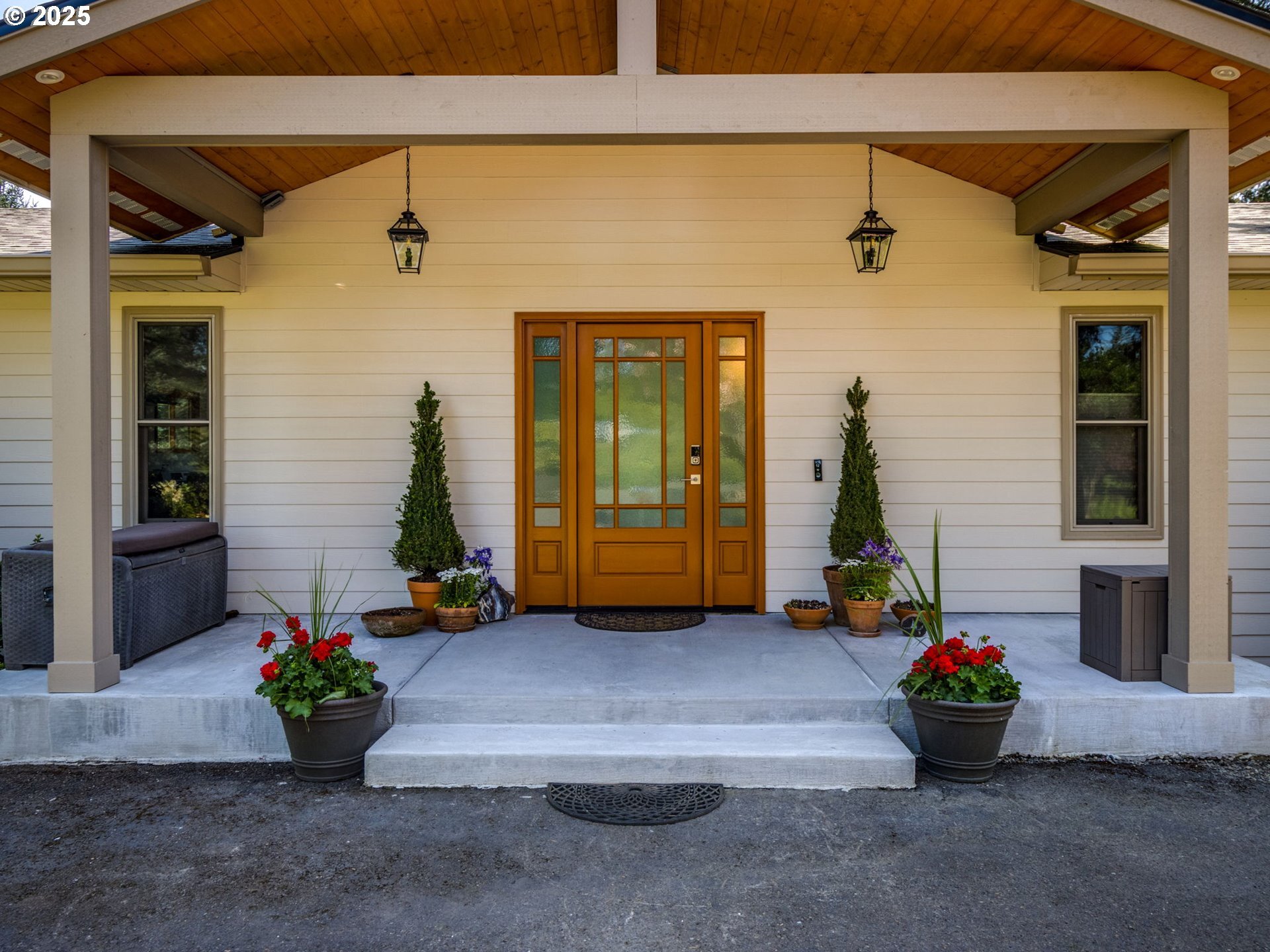 Property Photo: 12720 S Carus Rd OR 97045