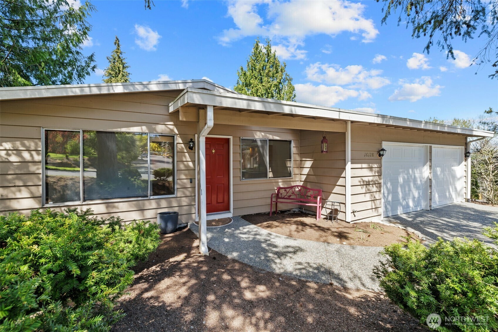 Property Photo: 16128 NE 57th Street WA 98052