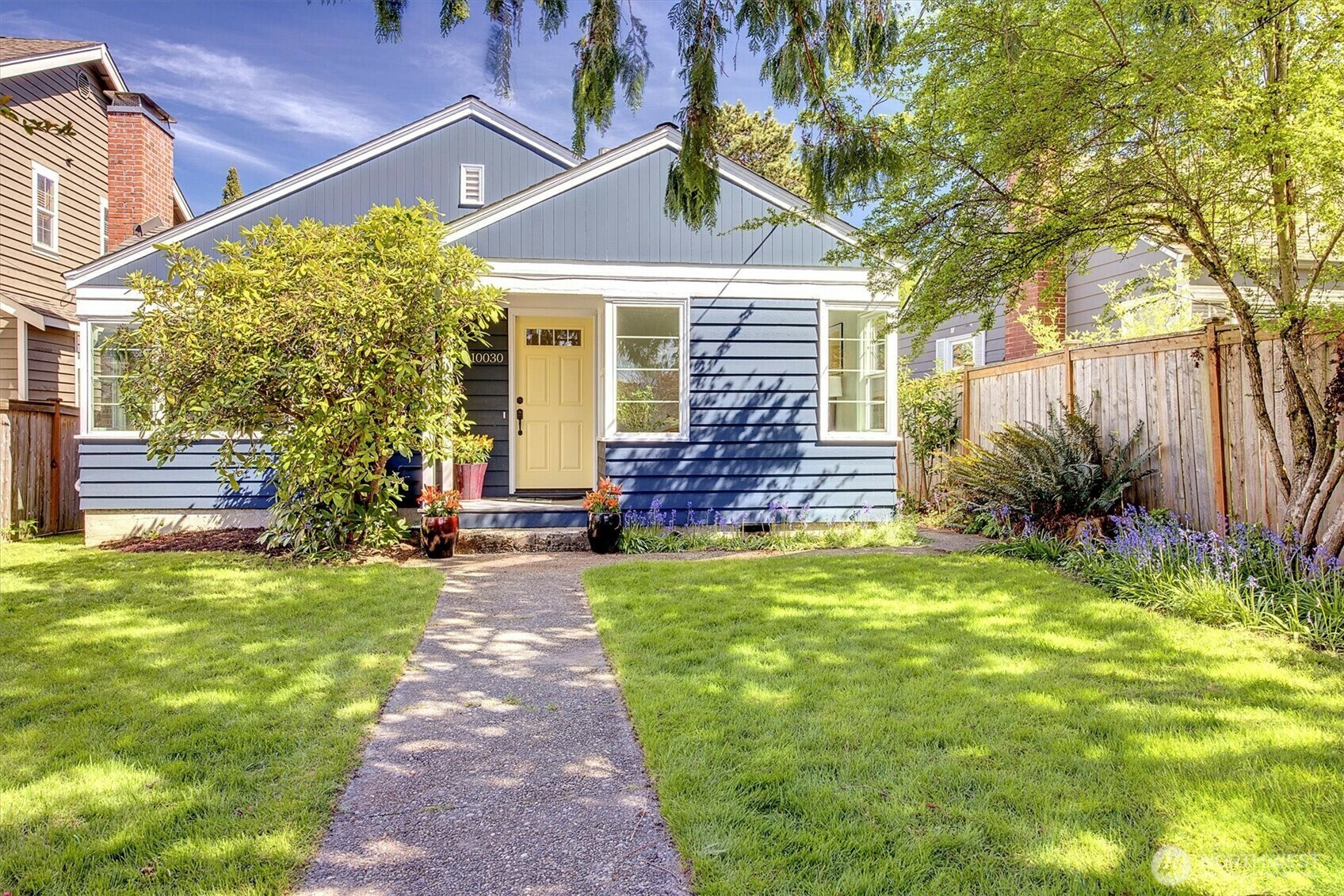 Property Photo:  10030  California Avenue SW  WA 98146 