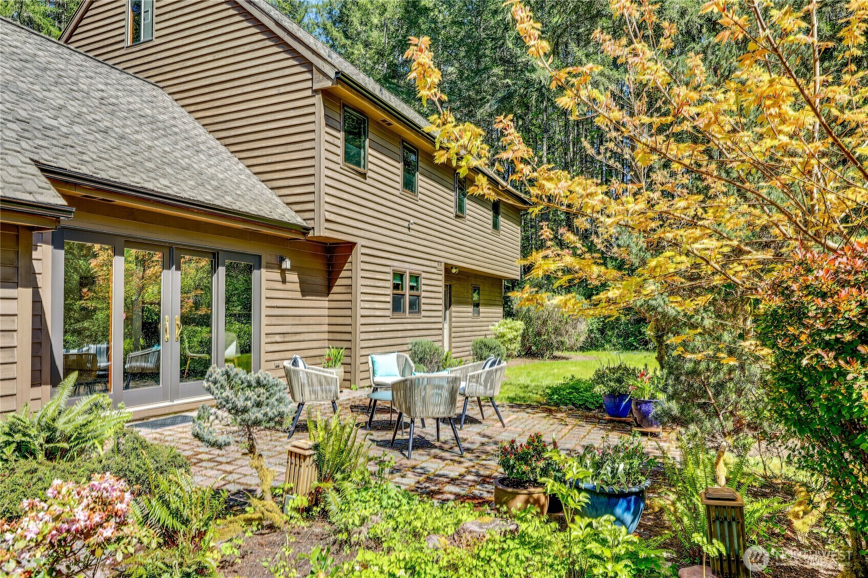 Property Photo:  8401  Quail Hill Road  WA 98110 
