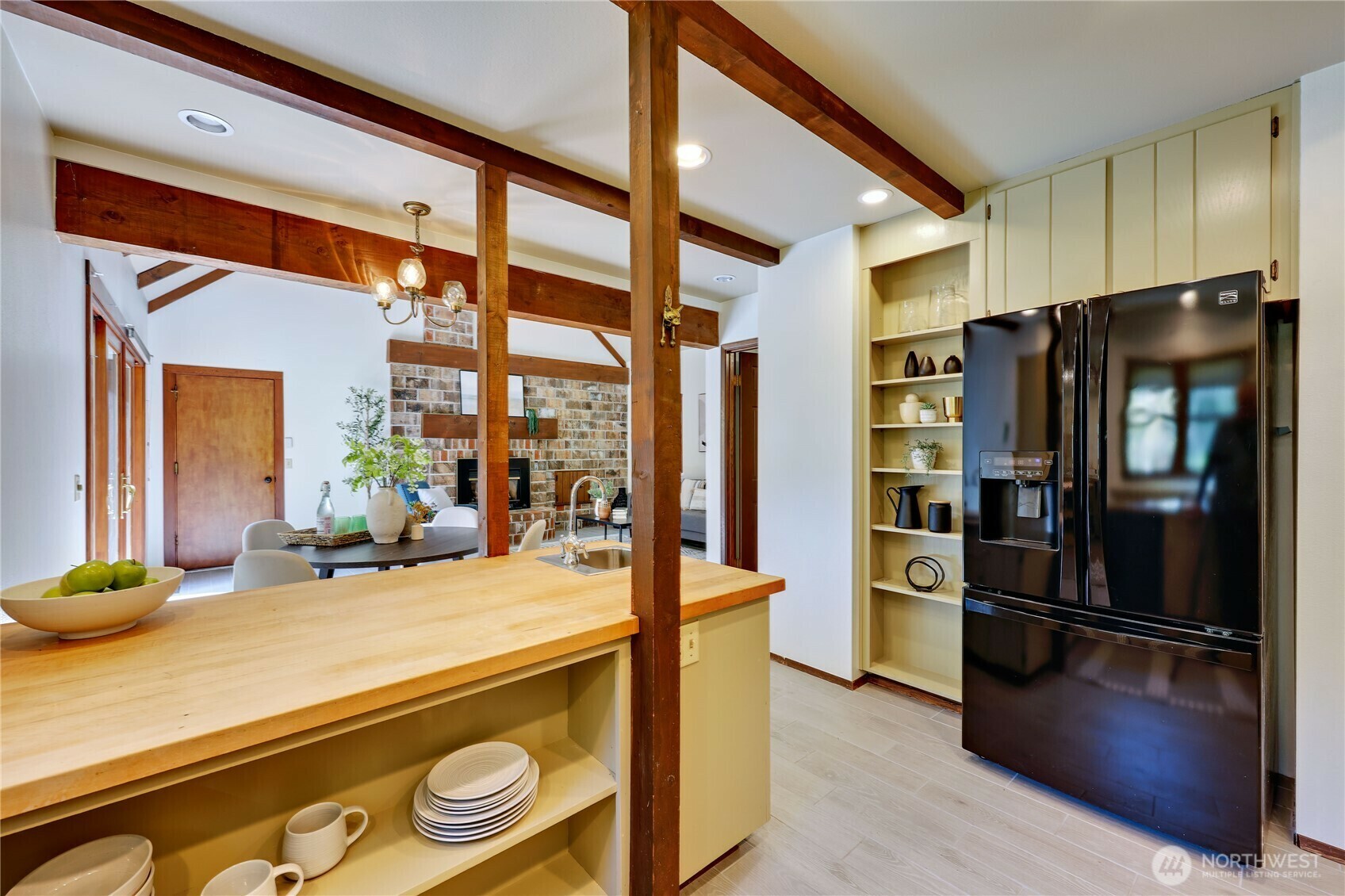 Property Photo:  8401  Quail Hill Road  WA 98110 