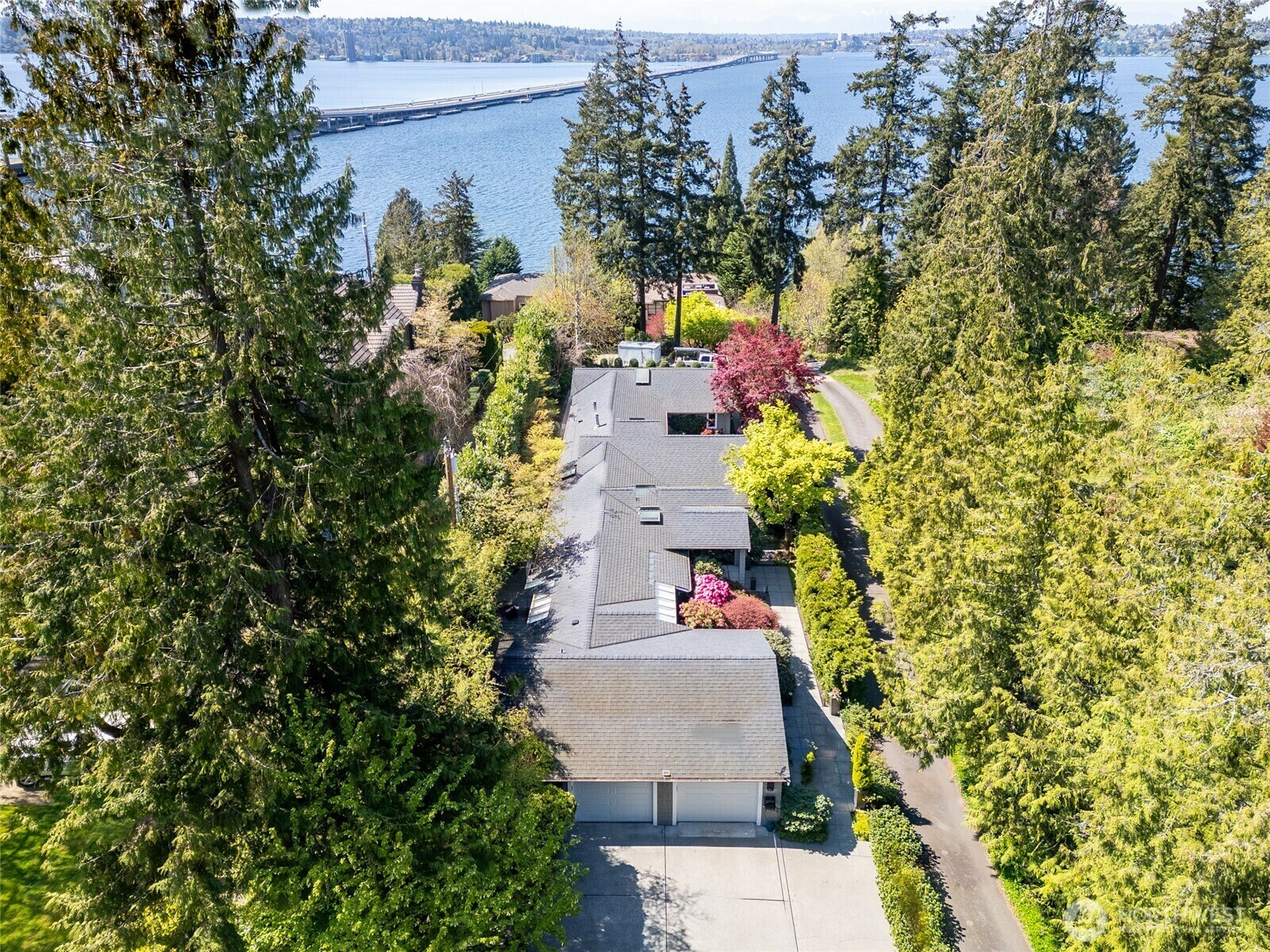 Property Photo: 3327 Evergreen Point Road WA 98039