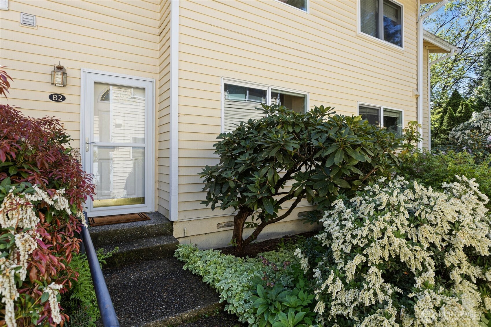 Property Photo: 10010 NE 120th B2 WA 98034