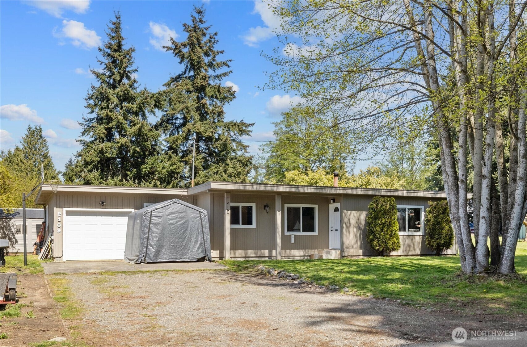 Property Photo: 2109 124th Street SE WA 98208