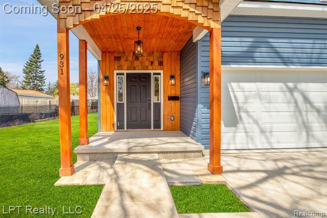 Property Photo: 931 E Pearl Avenue N MI 48030