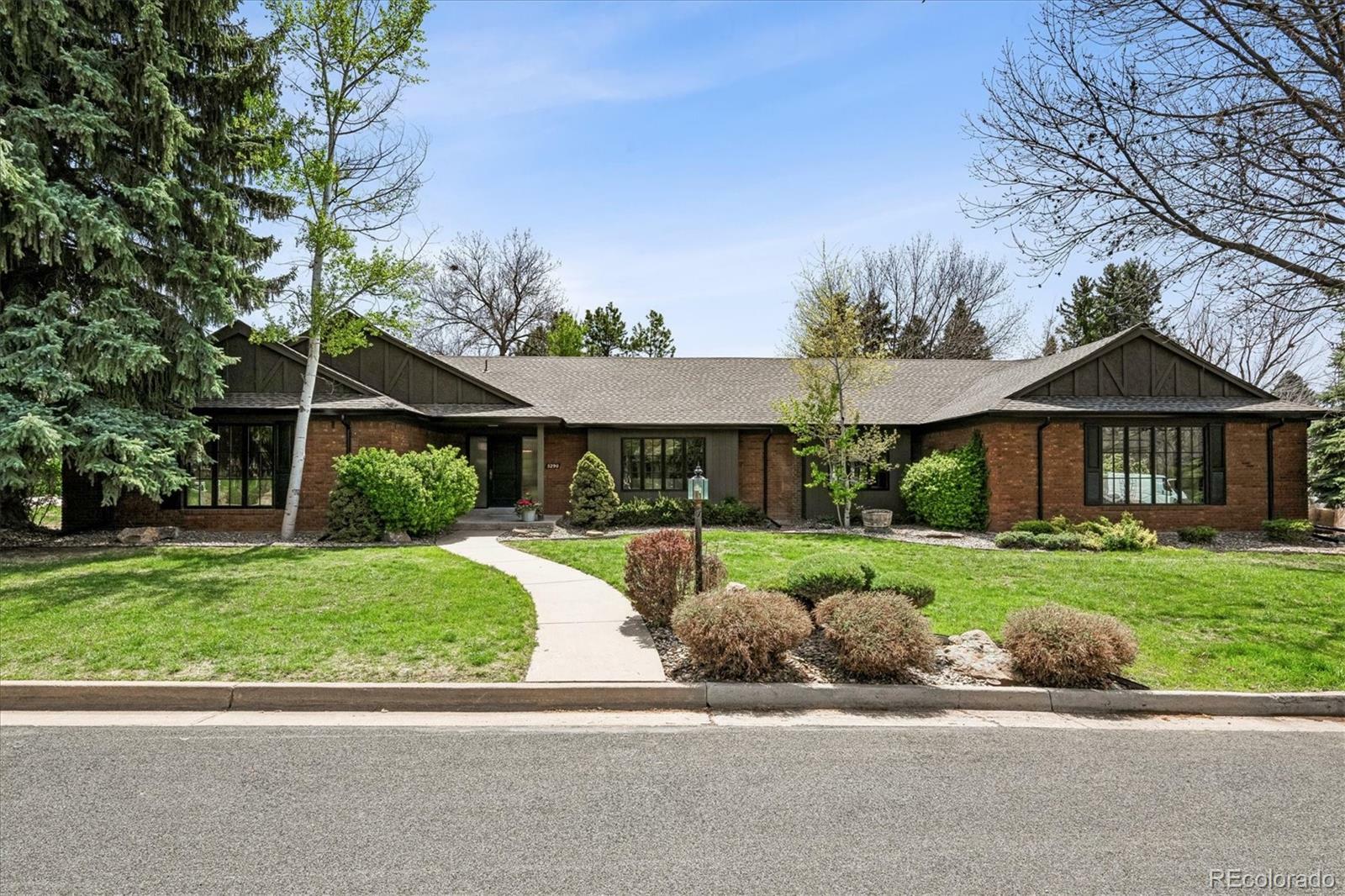 Property Photo: 5290 Nassau Circle E CO 80113
