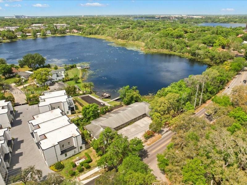 Property Photo: 1903 S Lakemont Ave FL 32792