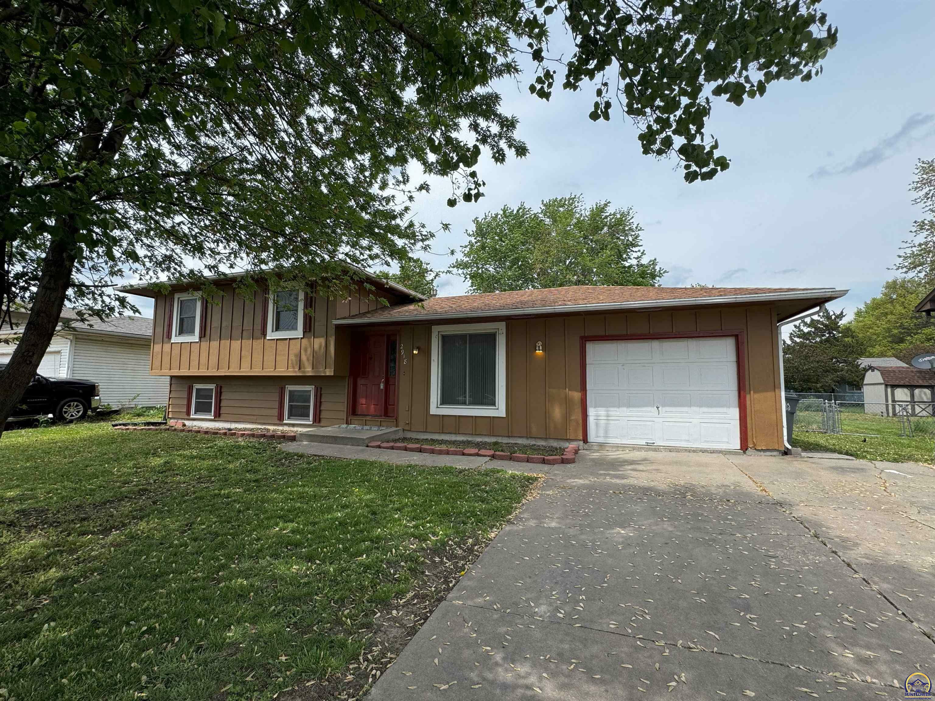 Property Photo: 2918 Sutton Pl KS 66801