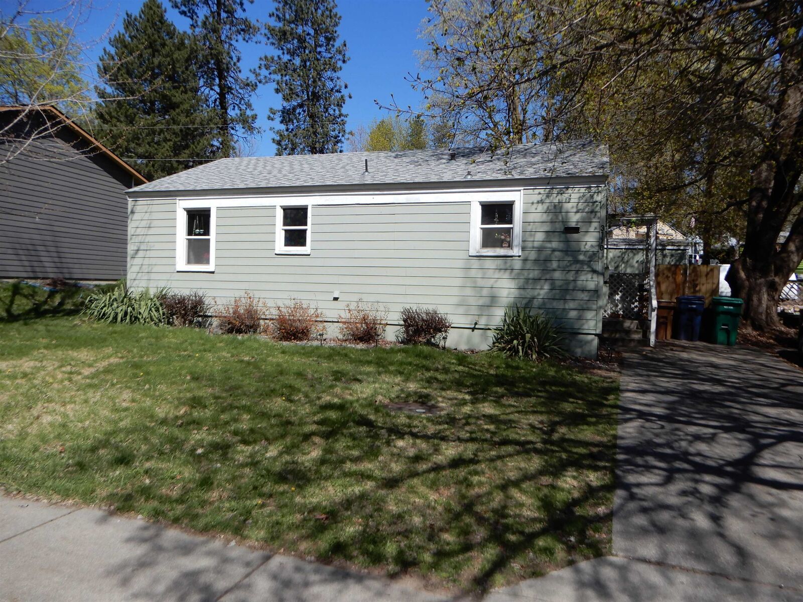 Property Photo:  3110 W Woodland Blvd  WA 99224 