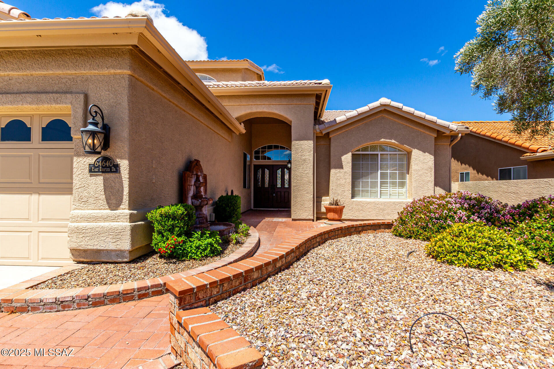 Property Photo:  64640 E Drifter Drive  AZ 85739 