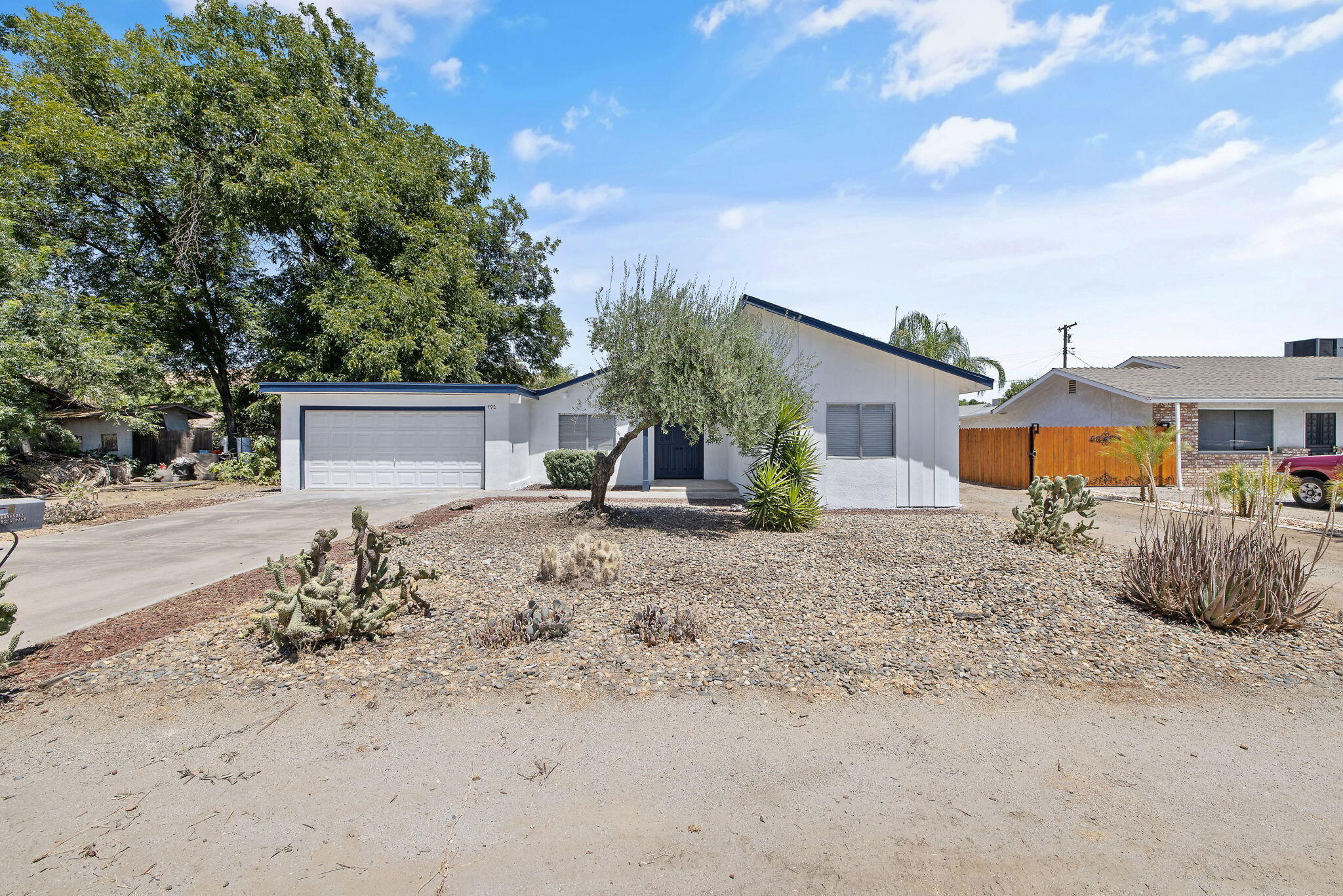 792 Page Avenue  Lindsay CA 93247 photo