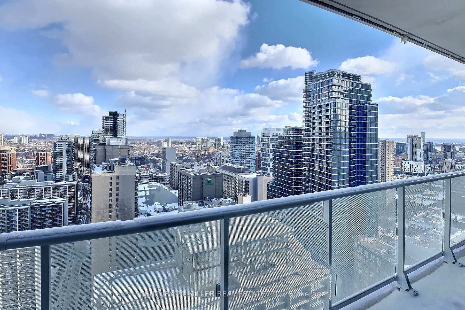 Property Photo: 7 Grenville Street 3207 ON M4Y 0E9