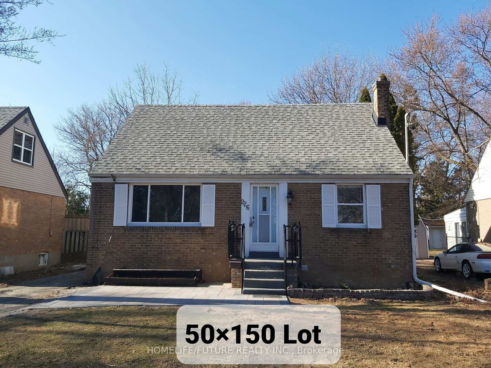 Photo de la propriété: 226 Oakridge Drive ON M1M 2B3