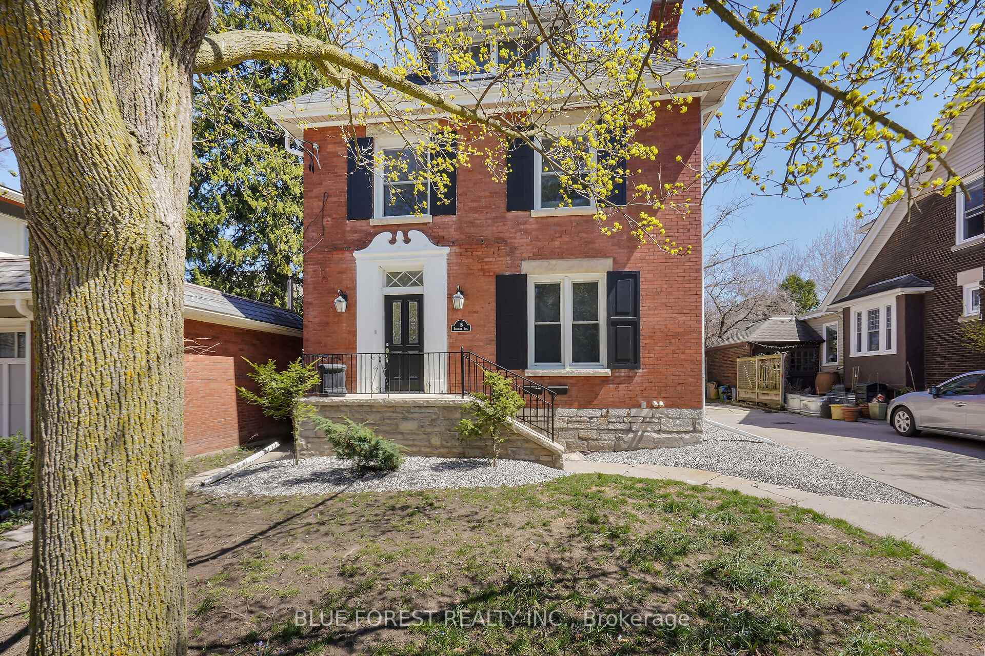 Property Photo: 18 Belgrave Avenue ON N6C 4B4
