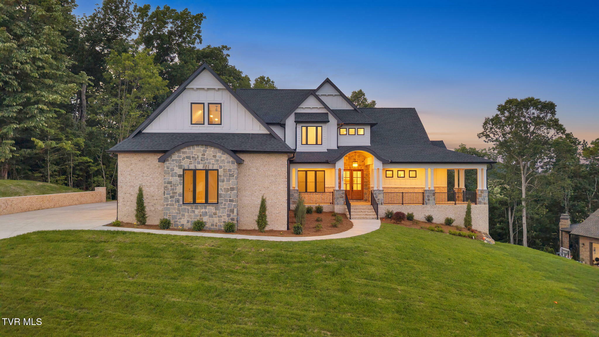 Property Photo: 1093 Hawk Nest Court Court TN 37659