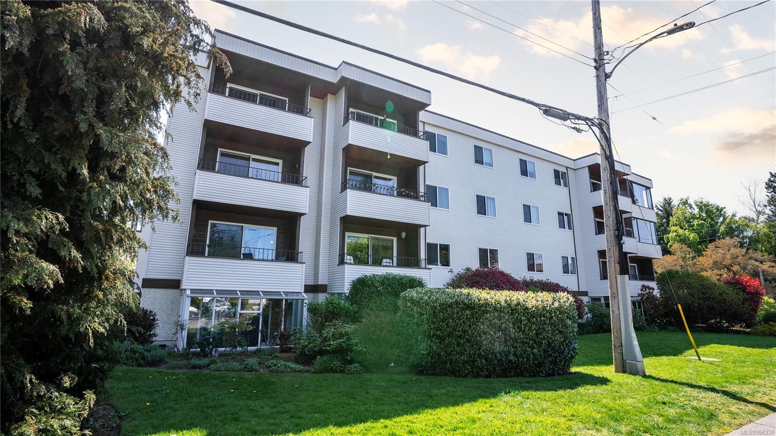 Photo de la propriété:  1571 Mortimer St 404  BC V8P 3A7 