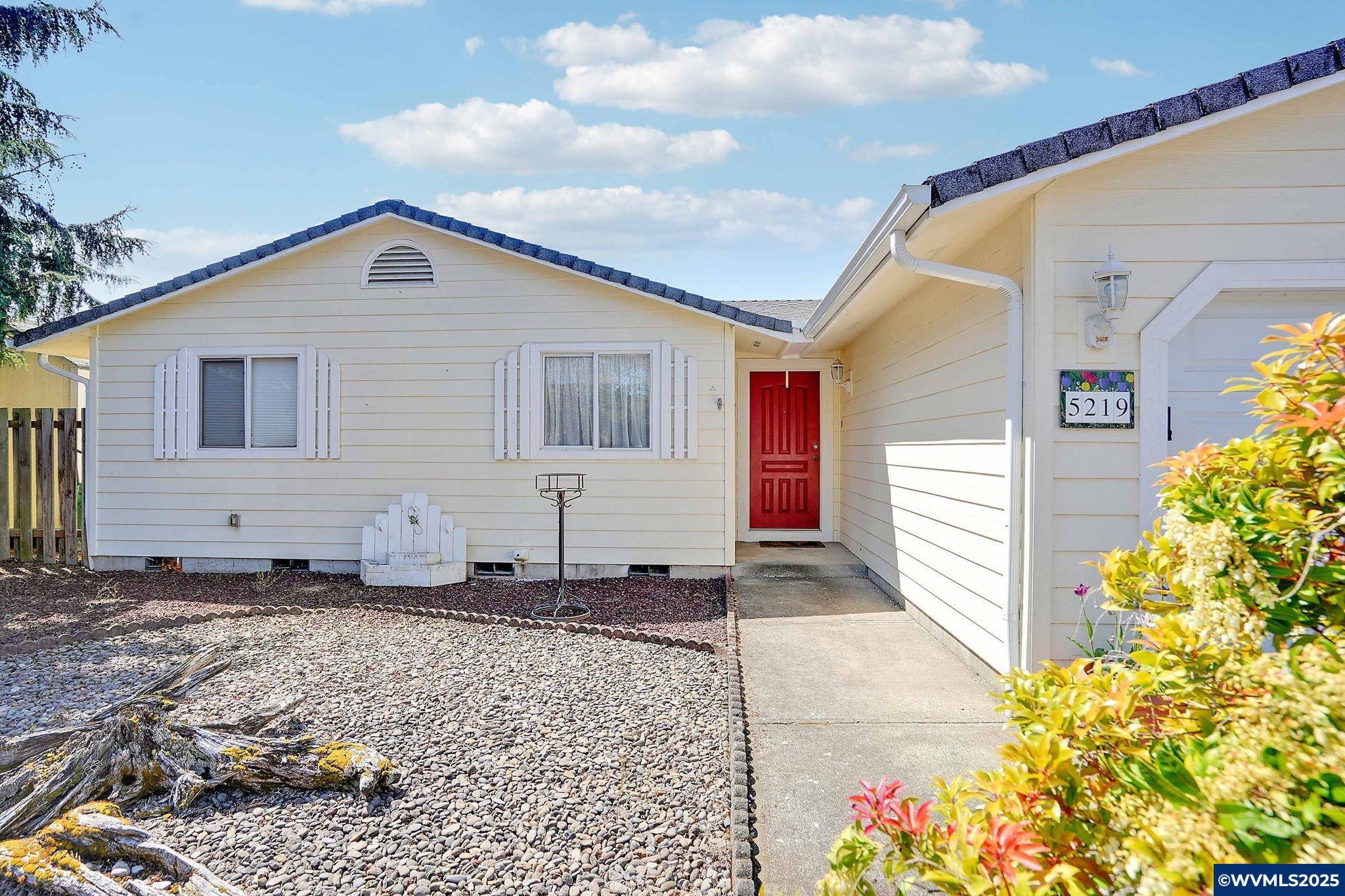 Property Photo: 5219 Lacey Ct N OR 97303