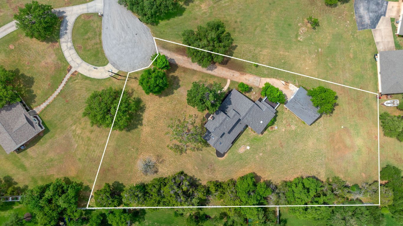 Property Photo:  300 Fawn Lane  TX 78628 