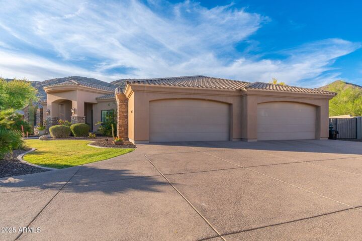 Property Photo: 3042 W Windsong Drive AZ 85045