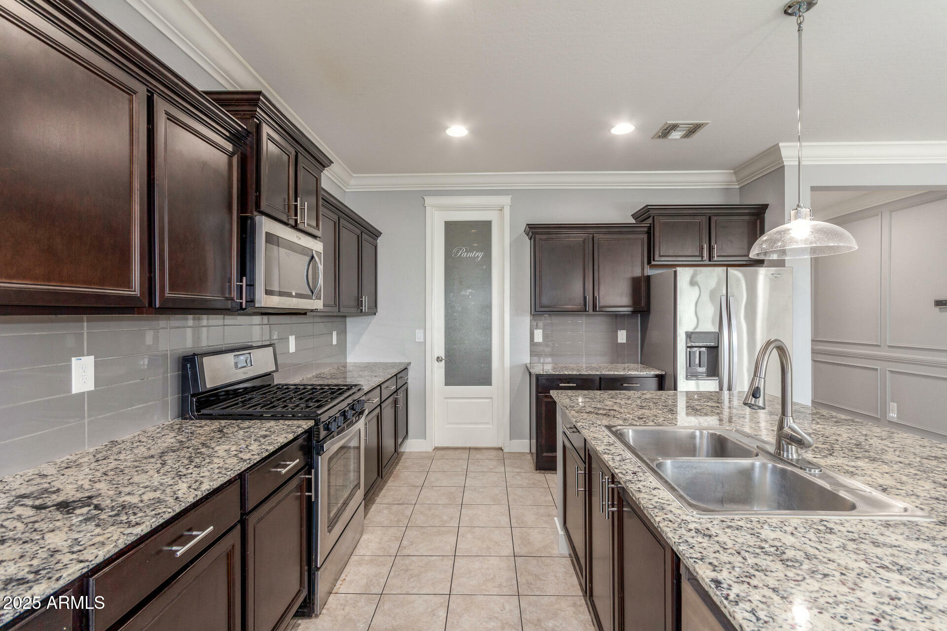 Property Photo: 716 W Blue Ridge Drive AZ 85140