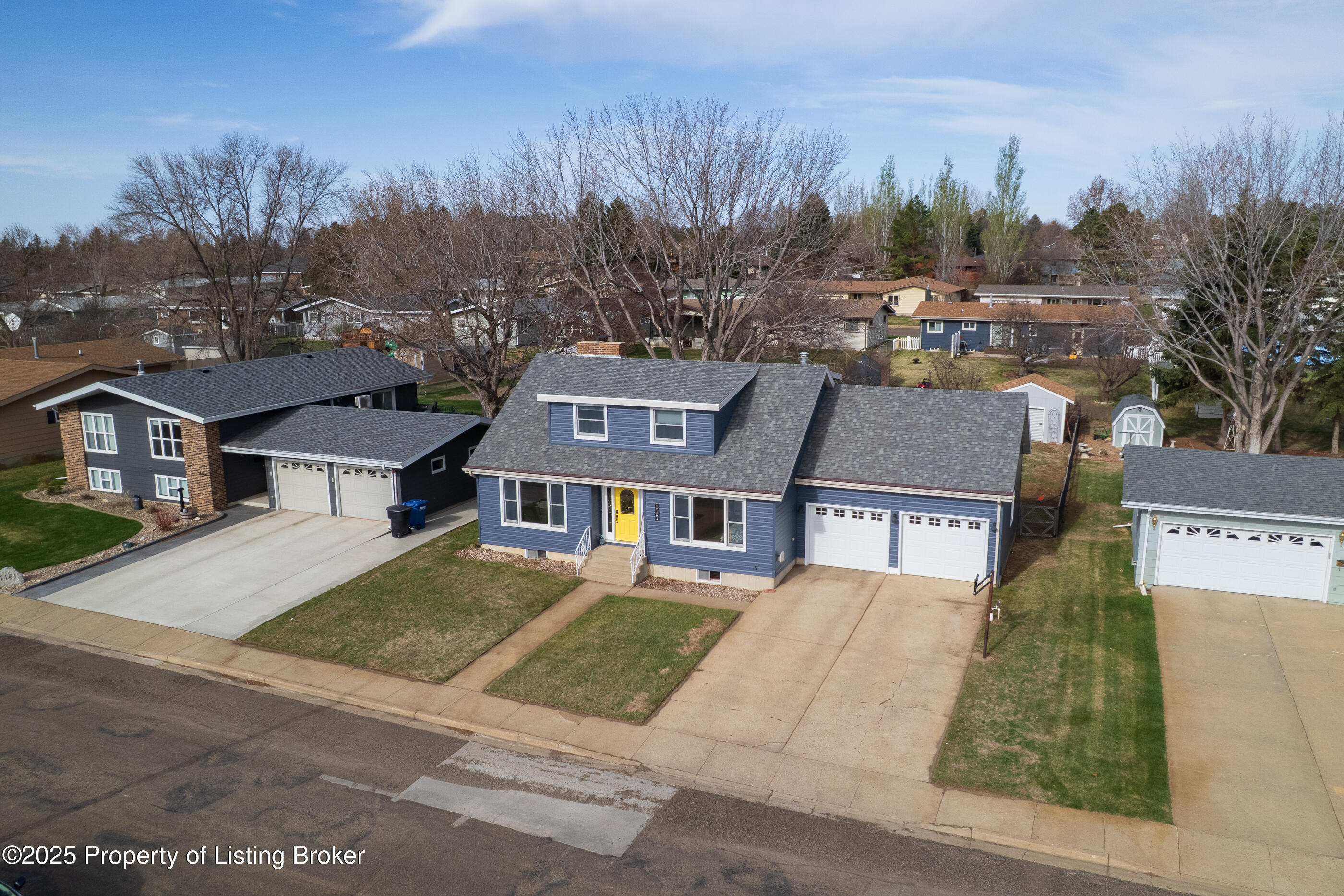Property Photo: 1161 11th Avenue W ND 58601