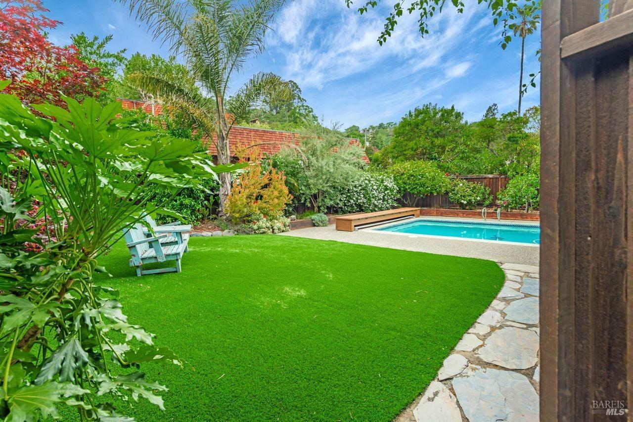 Property Photo: 9 Willow Way CA 94960