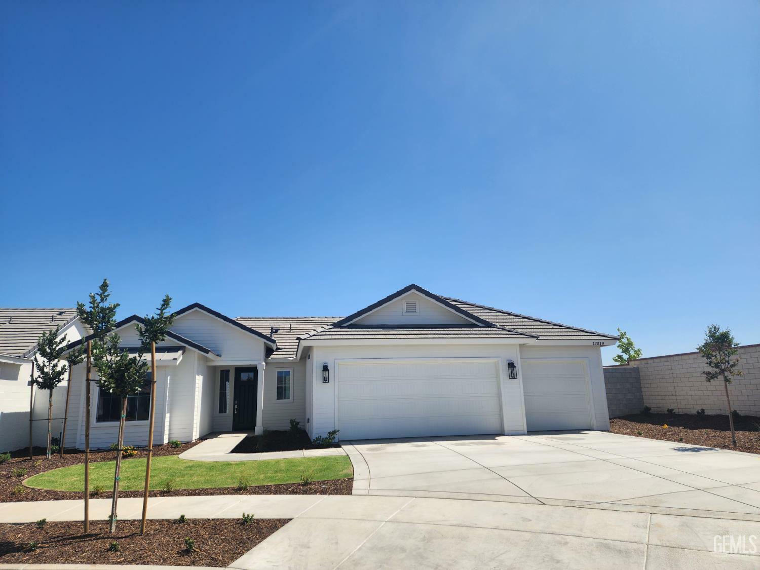 12819 Kinnick  Bakersfield CA 93311 photo