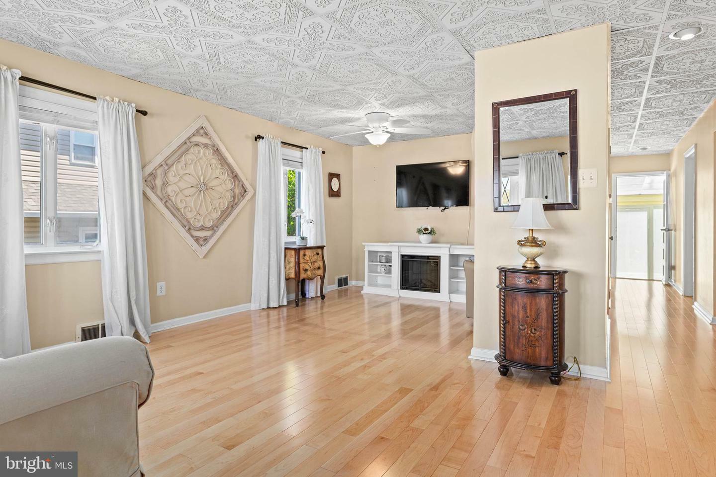 Property Photo: 127 2nd Avenue PA 19008