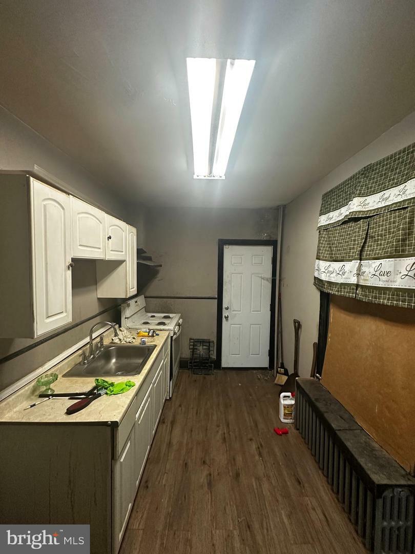 1511 N Bailey Street  Philadelphia PA 19121 photo