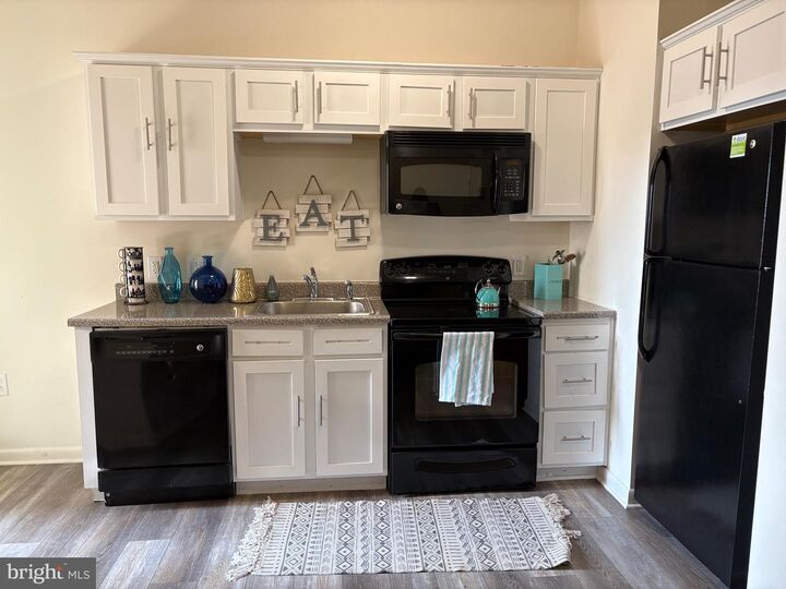 Property Photo:  1000 Diamond Street G  PA 19122 