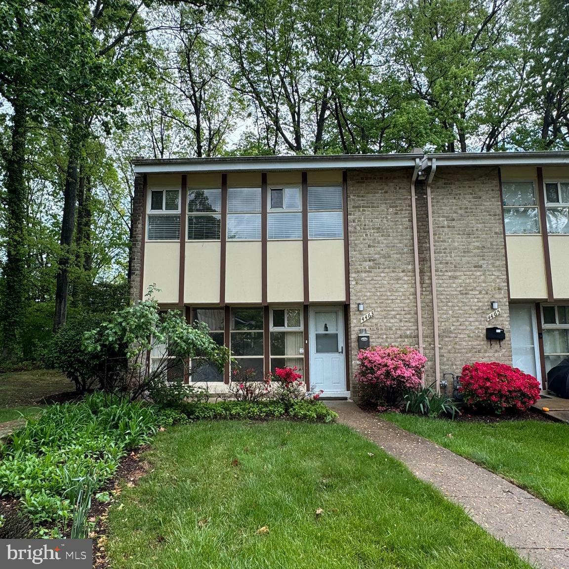 Property Photo: 4463 Forest Glen Court 4463 VA 22003