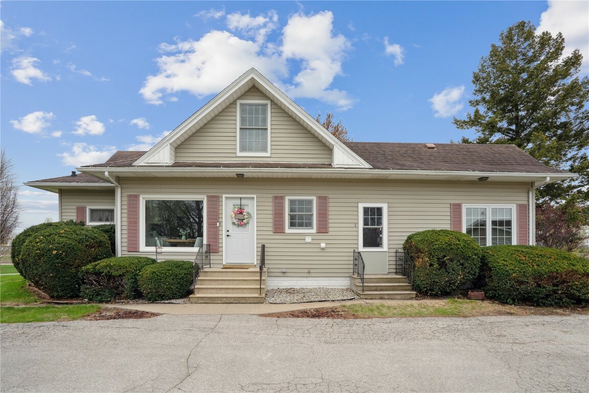 Property Photo: 1601 W 5th Street IA 52349