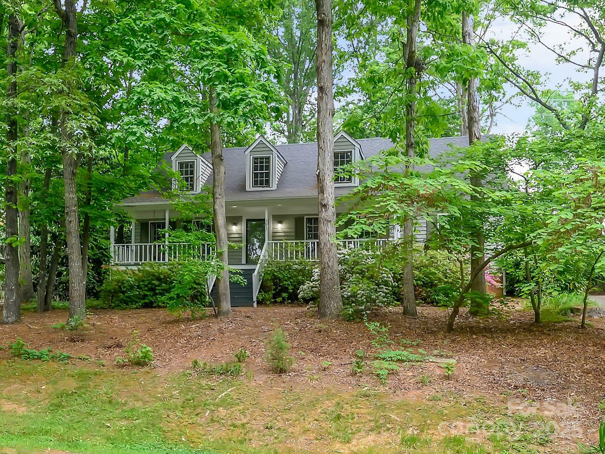 Property Photo: 3017 Butter Churn Lane NC 28105