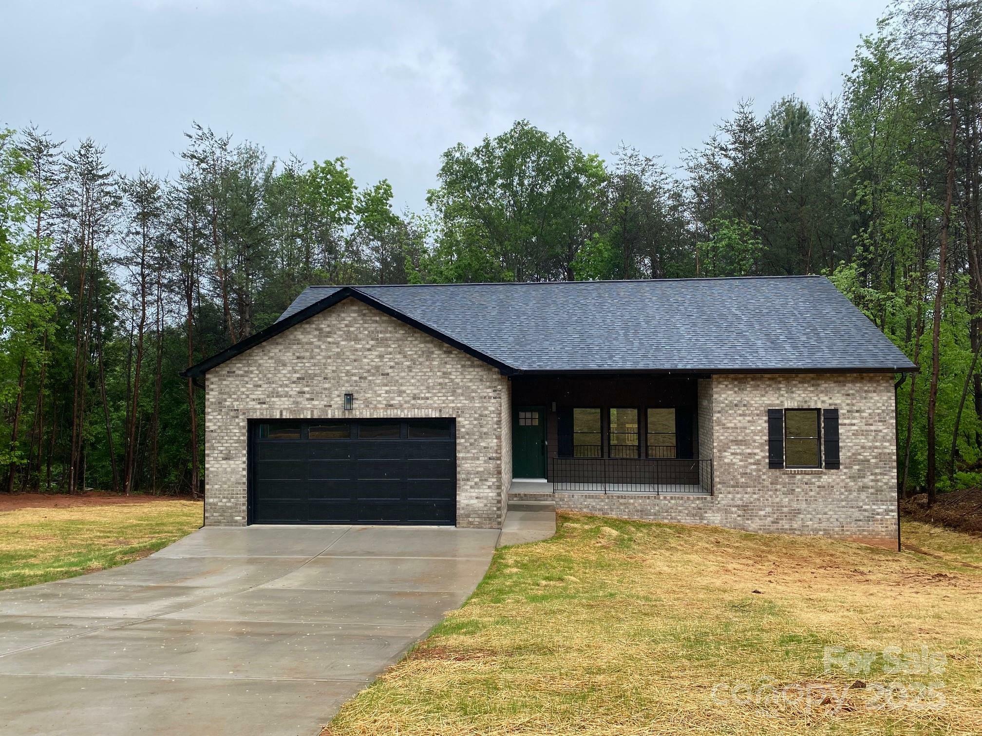 5751 Selkirk Drive  Hickory NC 28601 photo