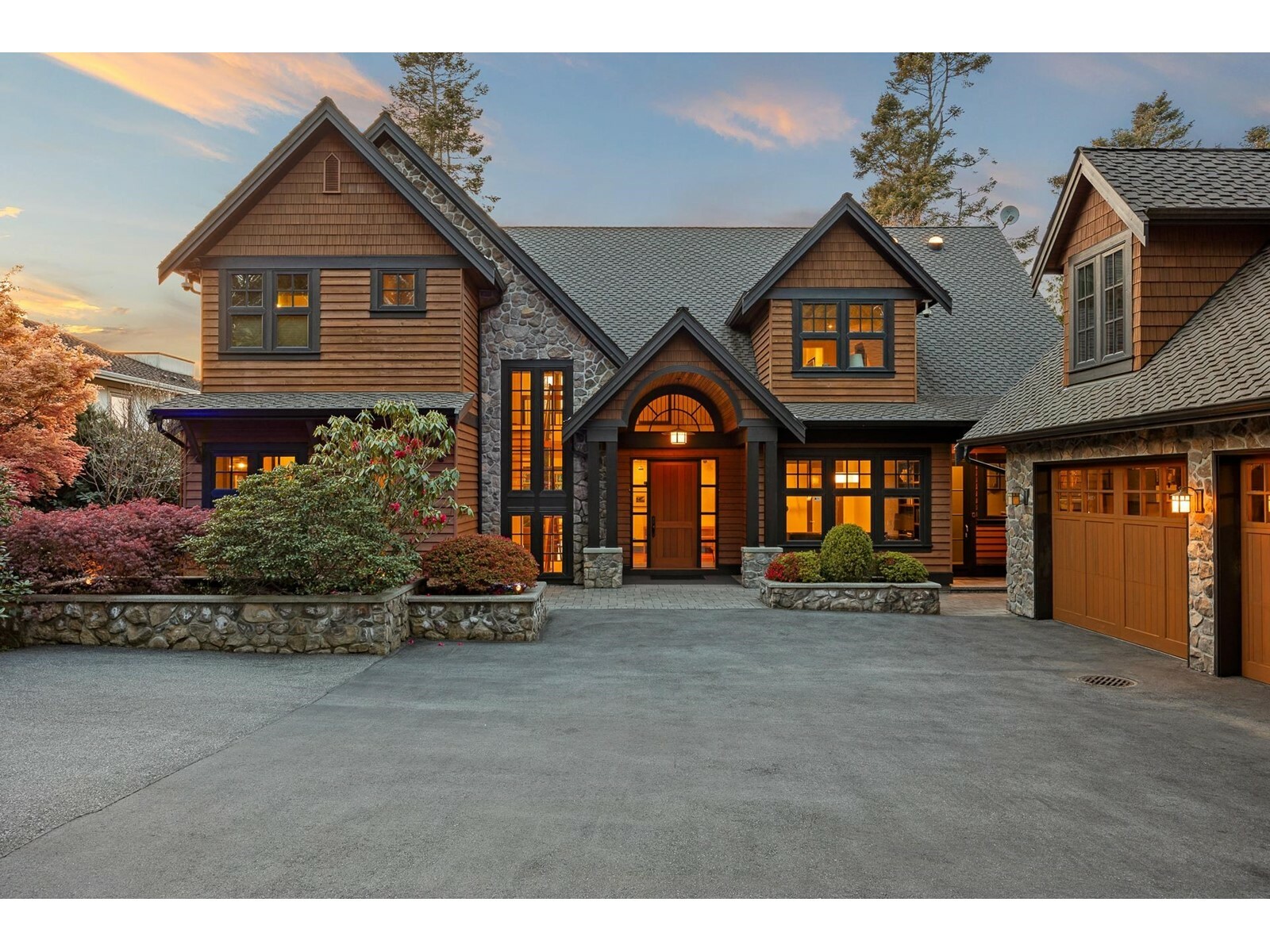 Property Photo: 2737 Crescent BC V4A 3J9