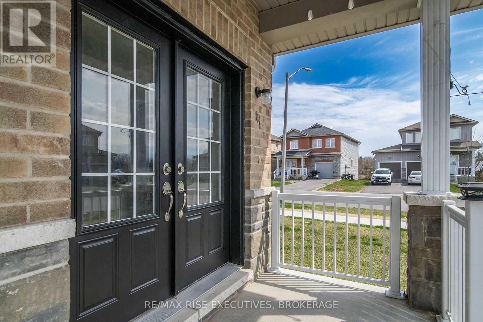 Property Photo:  111 Brennan Crescent  ON K0H 2H0 