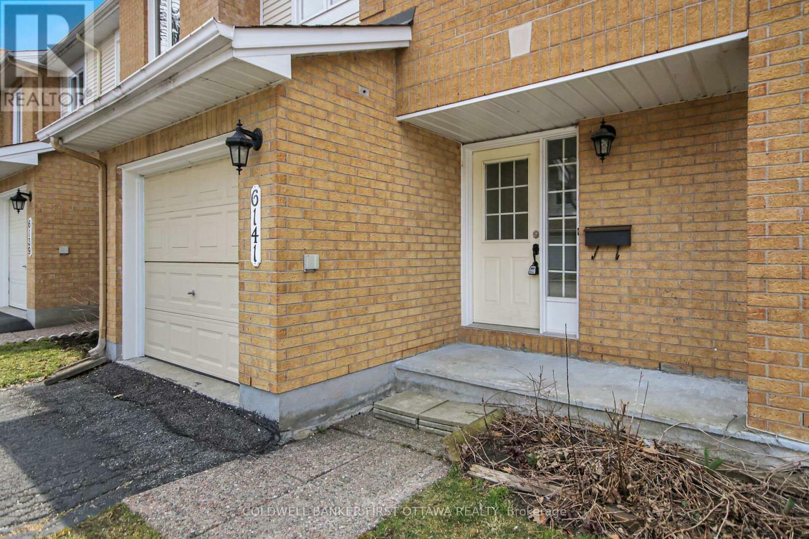 Property Photo: 6141 Red Willow Drive 24 ON K1C 7J7